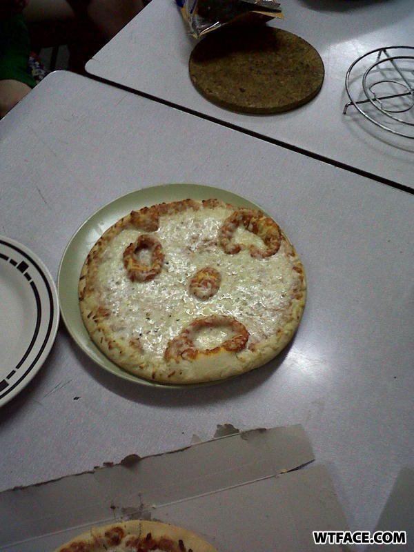 29-04-2010_unhappy_pizza